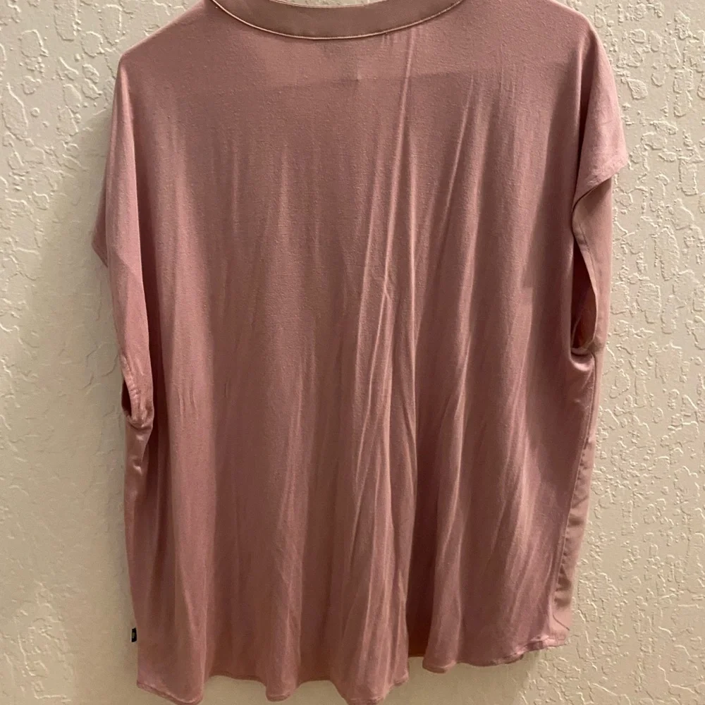 Blush Pink Banana Republic V-Neck Women's Top - Picture 4 of 5